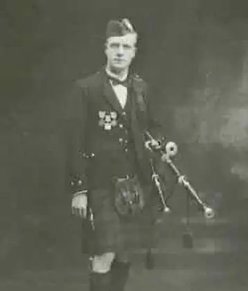 Bagpiper